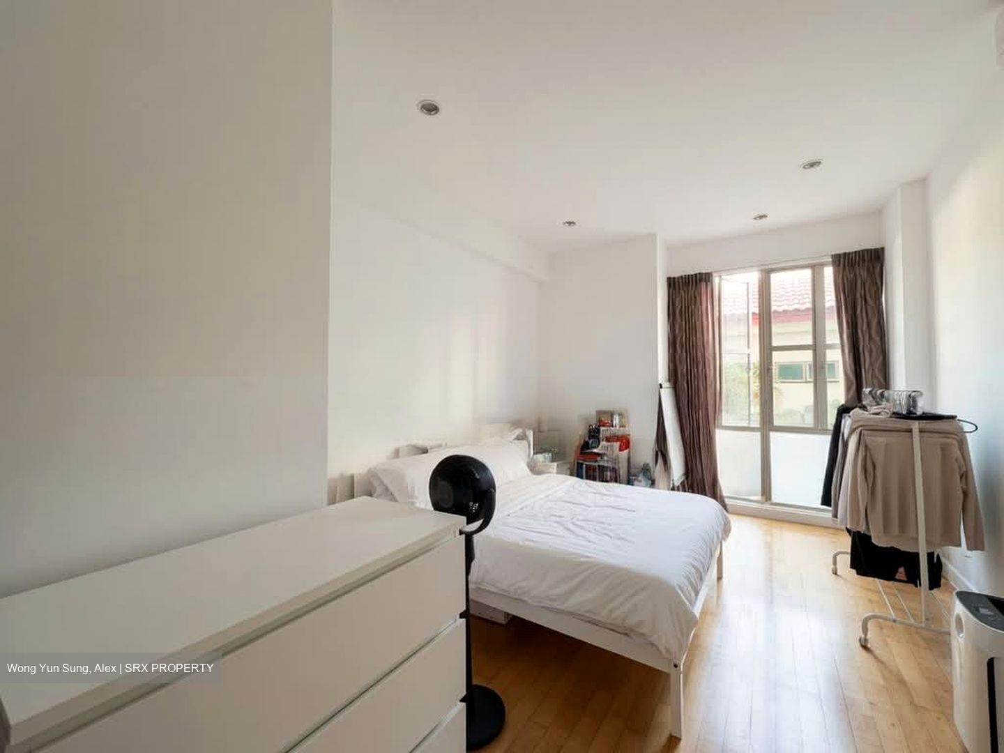 Landbay Condominium (D16), Condominium #569725651